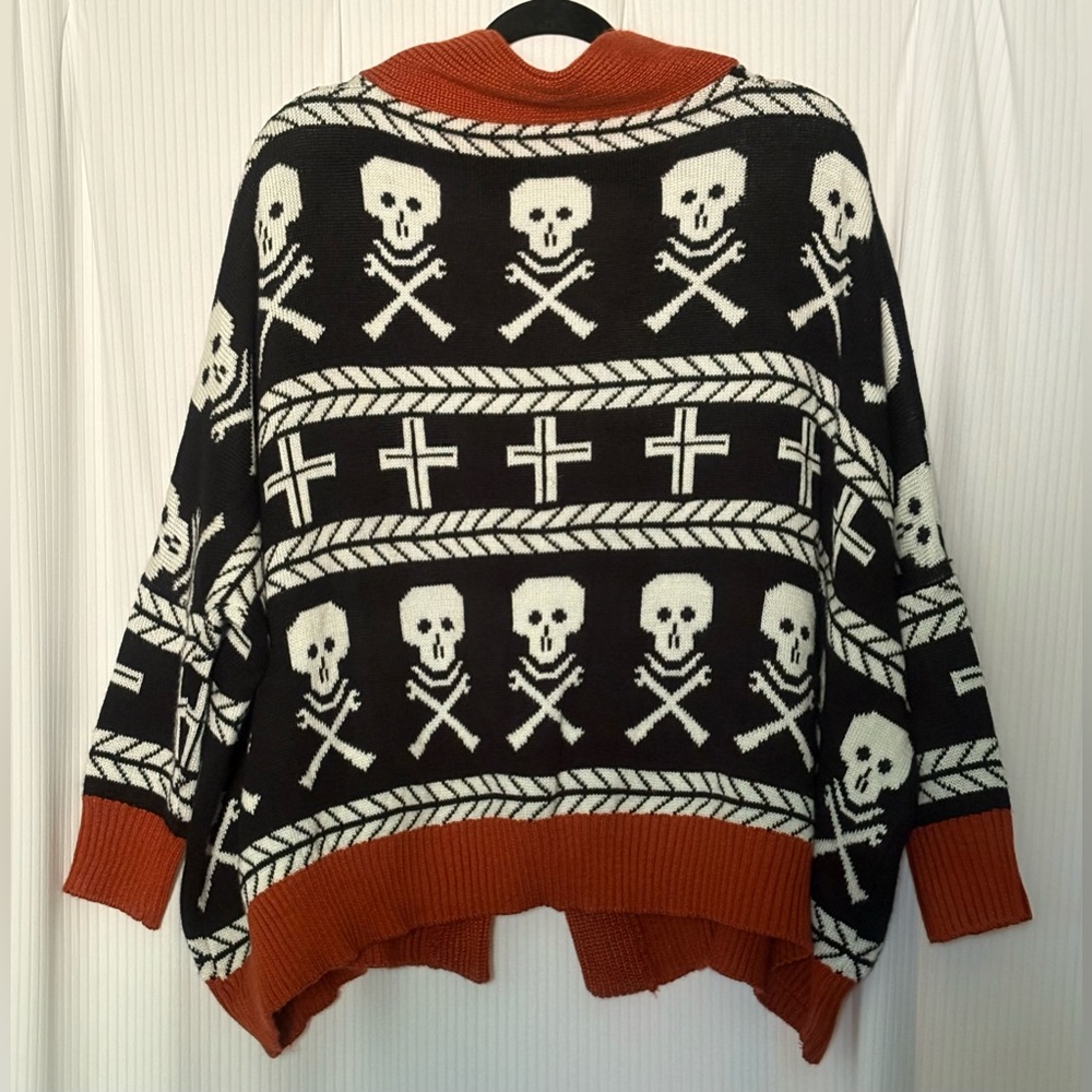 No. 17 Cardigan Skull Pattern Forearm Sleeve Single Buckle Closure Boxy Oversize - Picture 5 of 14